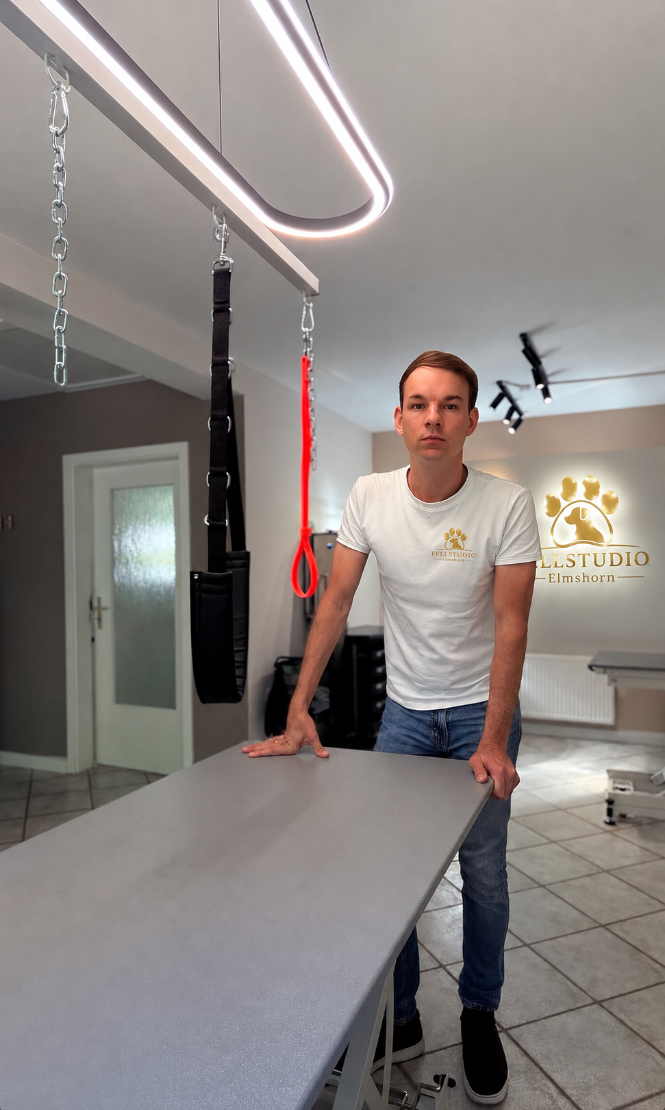 Никита, сертифицированный грумер, в Fellstudio Elmshorn